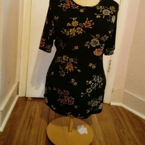 Kathy Ireland black floral dressy top